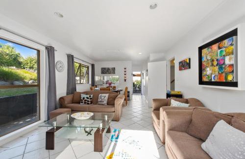 Mount Maunganui Casa | Sandcastles on Tay - Mt Maunganui Holiday Home