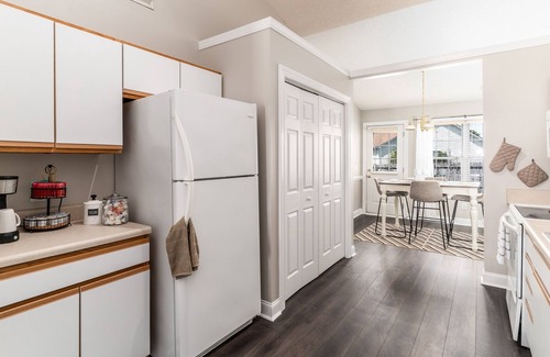 Greenville Casa | Sandee’s Shanty - Spacious 3 bedroom 2 Bath home with room for 6