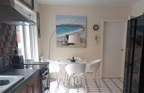 St Brides Casa | Amplia casa de vacaciones para 8 personas. Wi-Fi gratis Se admiten perros Gran jardín Vistas al mar