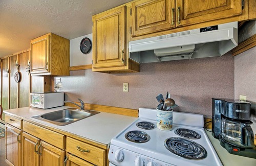 Waldport Cabaña | Sanderling Sea Cottages, Unit 2: Walk to Coast!