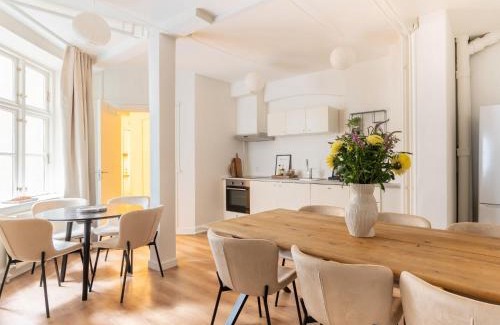 Copenhagen City Centre Apartamento | Sanders Noble - Fantastic 5-Bdr Apt in the Capital