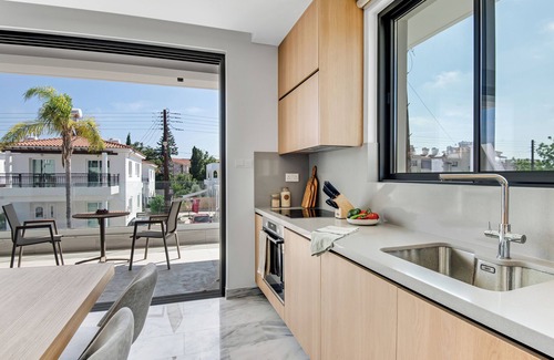 Universal Apartamento | Sanders Olive - Chic 2-bdr Apt With Shared Pool