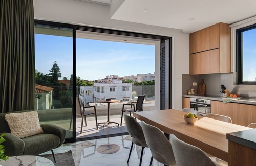 Universal Apartamento | Sanders Olive - Chic 2-bdr Apt With Shared Pool