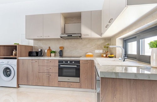 Agios Tychon Apartamento | Sanders River Plaza Nice 3 Bedroom Apt w Terrace