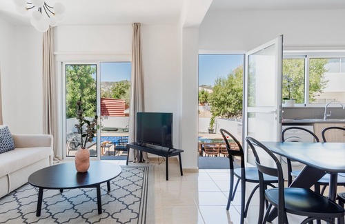 Tremithousa Villa | Sanders White Mountains - Modern Villa With Pool