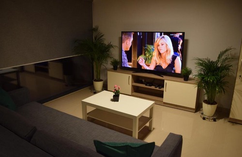 Pauleni-Ciuc Apartamento | Sanderson Apartments
