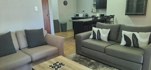 Rooihuiskraal Casa | Sandgrouse Guesthouse