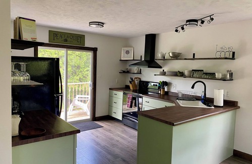 Elberta Casa | Sandhill Cottage, new 2-bedroom house in Elberta, dog friendly