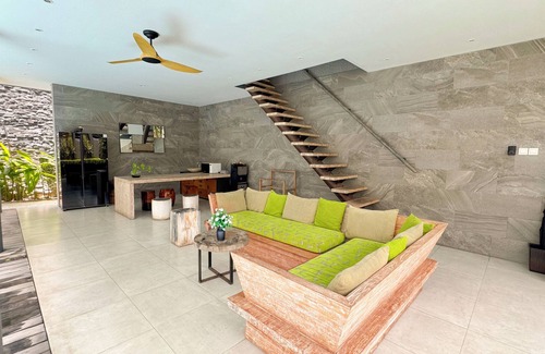 Batu Bolong Hotel | Sandhya Villa