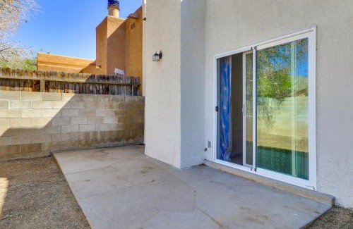Northeast Heights Casa | Sandia Foothills Access! Townhome 5 Mi to Uptown