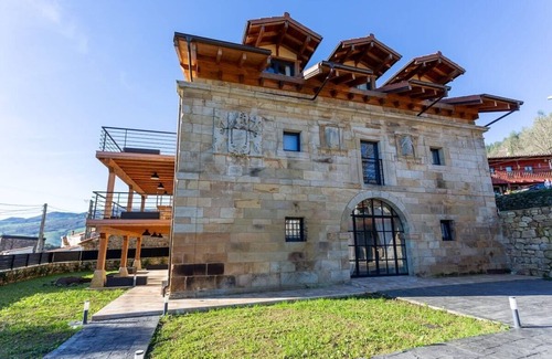 Villafufre Cabaña | Sandoñana · by Wehomes · Old Palace Lodge DA10