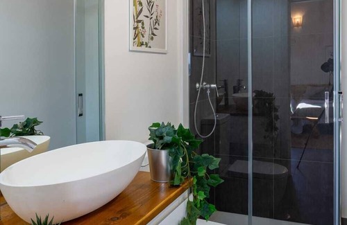 Villafufre Otro | Sandoñana · by Wehomes · Old Palace Lodge DC3