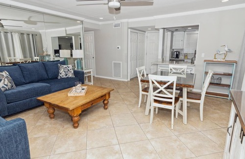 Holiday Isle Condominio | Sandpiper Cove 2138 2 Bedroom Condo by RedAwning