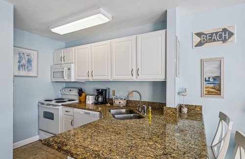Holiday Isle Condominio | Sandpiper Cove 8112 Studio Bedroom Condo by RedAwning