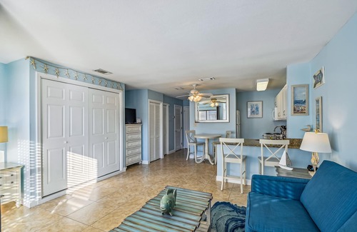 Holiday Isle Condominio | Sandpiper Cove 8112 Studio Bedroom Condo by RedAwning