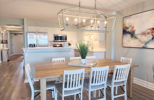 Litchfield by the Sea Condominio | Sandpiper CRC1B - Beautiful Condo, Private Stairs to Pool