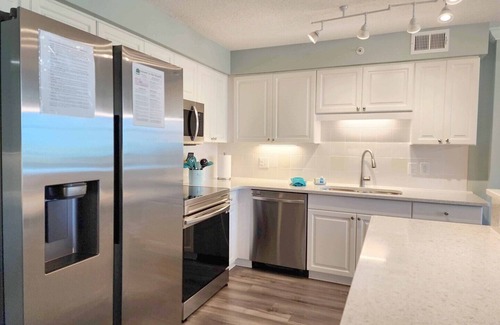 Litchfield by the Sea Condominio | Sandpiper CRC1B - Beautiful Condo, Private Stairs to Pool