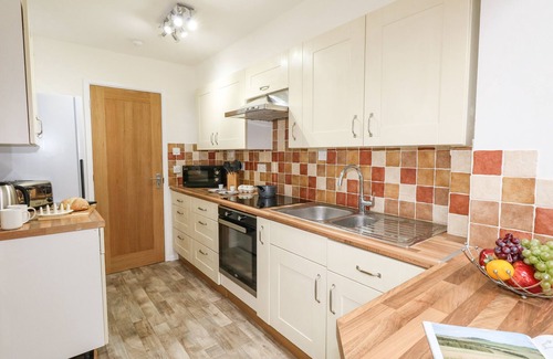 Wyke Regis Cabaña | SANDPIPER, pet friendly, character holiday cottage in Weymouth