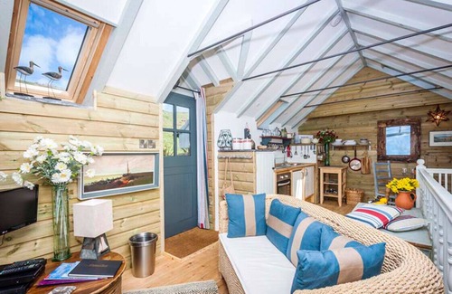Sennen Cove Cabaña | Sandpipers, Beach Cottage, Great Sea Views, Patio