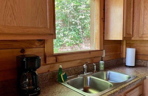 Stanton Cabina | Sandstone Cabin-RRG! Hot tub- Relaxing