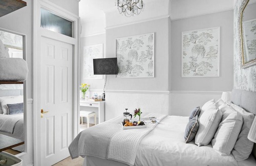 Torquay City Centre Casa | Sandway House