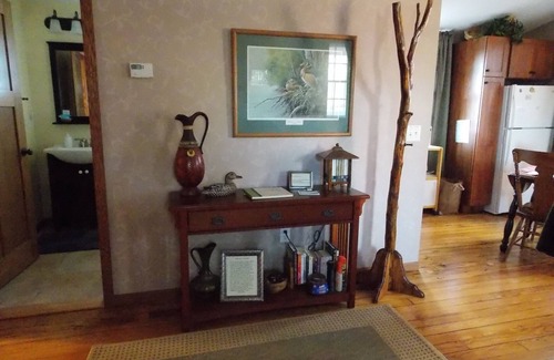 Leland Cabina | Acogedor Sandwood Cottage en WI River-mascotas bienvenidas!