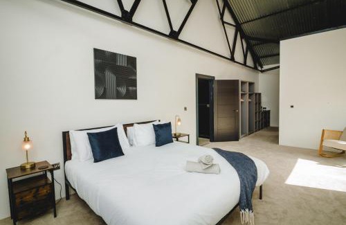 Tunstead Casa | Sandy Barn *BRAND NEW* Barn Conversion