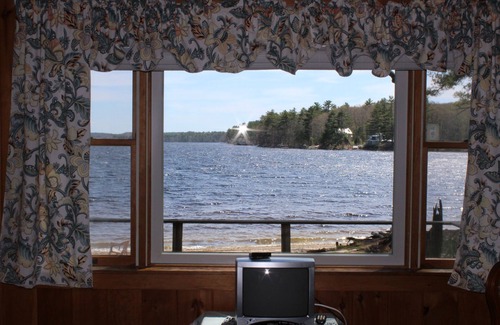 Damariscotta Cabaña | Sandy Beach Cottage - Acogedora casa de campo con vistas a la playa y al lago en el lago Pemaquid