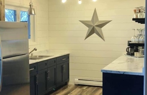 Alexandria Casa | Lote de nivel, playa de arena dura, 4BR / 2BA, costa de 110 ', 2 cocinas, garaje adjunto