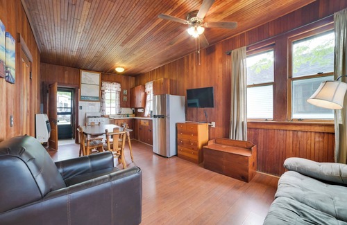 Cedarville Cabina | Sandy Beach & Sunset Views: Cedarville Cabin 3!