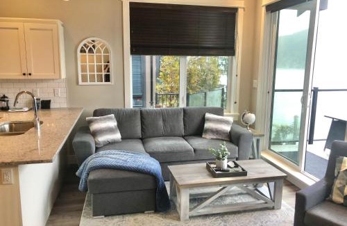 Port Renfrew Casa | Sandy Feet Retreat Port Renfrew- Oceanfront 2BR modern cottage