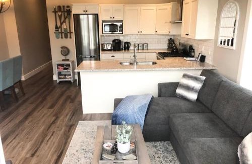 Port Renfrew Casa | Sandy Feet Retreat Port Renfrew- Oceanfront 2BR modern cottage