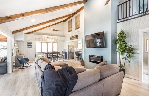 Spirit Lake Casa | Sandy Feet Retreat on Big Spirit Lake