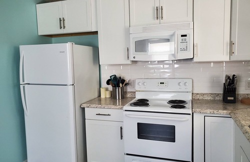 Long Beach Casa | Sandy Paws - A Dog-Friendly Haven with Boat Parking on Oak Island, NC