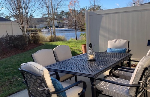 Epworth Acres Casa | Sandy Paws: Largest luxury end unit townhouse in Mariners Landing, Pet Friendly