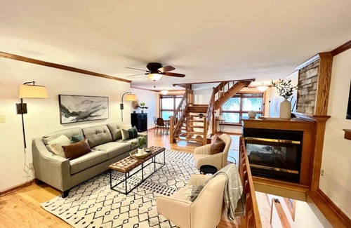 Pulaski Casa | Sandy Pond LAKE HOUSE | Pets | Tiki Bar | Fire Pit