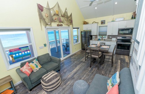 Spanish Wells Casa | Zapatos Sandy, Spanish Wells, Bahamas