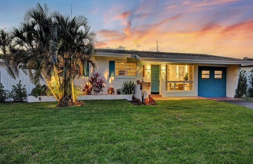 North Corals Casa | Sandy Shores Escape. Private Heated Pool