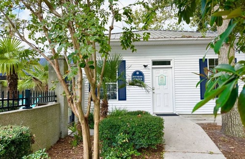 Saint Simons Heights Condominio | Sandy Shores Retreat - Pet Friendly!