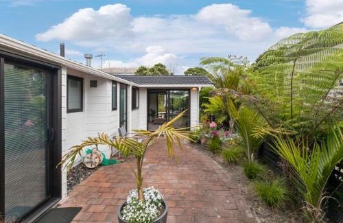 Orewa Casa | Sandy Toes Holiday Home Orewa