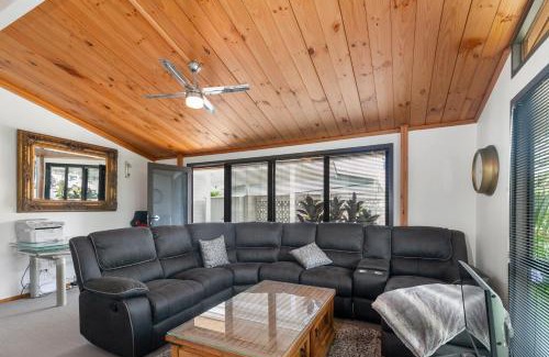 Orewa Casa | Sandy Toes Holiday Home Orewa