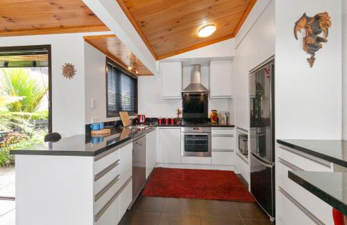 Orewa Casa | Sandy Toes Holiday Home Orewa