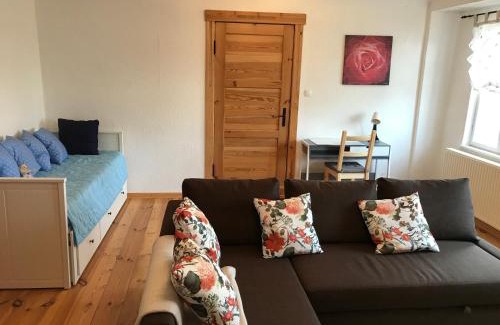 Borkheide Apartamento | Sanierte möblierte Altbauwohnung am Waldrand für bis zu 6 Personen