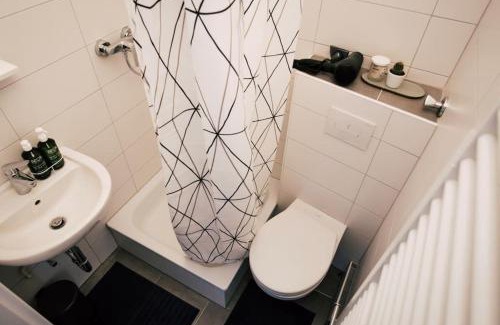 Mitte Apartamento | Sanierter Altbau, 2 Zimmer, 24-7 Check-in