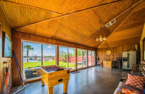 Summerton Casa | Santee Lake Marion orillas del lago! Playa de arena, rampa, capacidad para 19 personas, Wi-Fi, cable