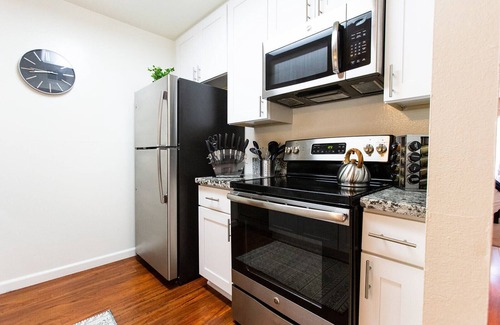 Westlake Village Apartamento | Comodidad moderna en Westlake Village