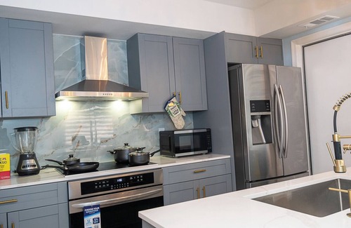 North Lauderdale Casa | Sanitized, Serene & Close to Work - Nurse Favorite!