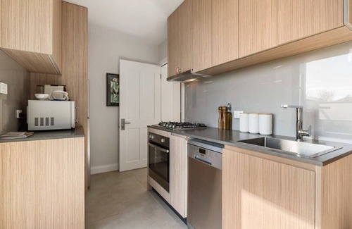 Orange Casa | Sanlor Suite 2 | Luxury, Comfort & Style