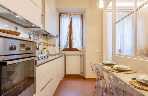 Sant' Ambrogio Apartamento | Sant\'Ambrogio Elegant Apartment