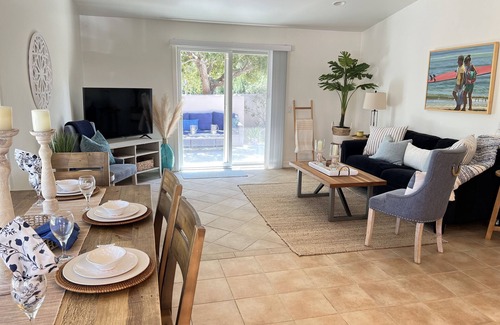 Santa Barbara Cabaña | Santa Barbara/More Mesa cottage. Steps to bike path. Beautifully decorated.
